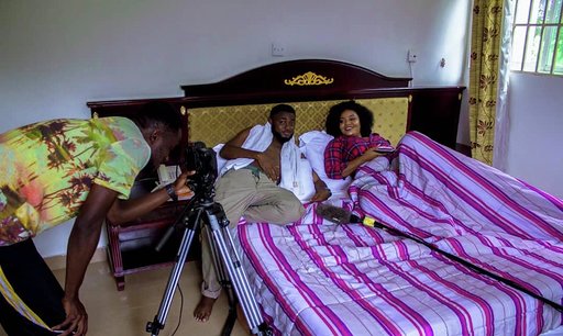 Gifty Asante, Gifty Asante&#8217;s bedroom shot with an unknown man causes a stir